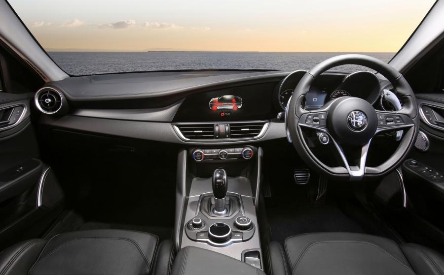 Торпедо Alfa Romeo Giulia Veloce Q2 (952) 2017 года  (AU) (фото 39 из 40)
